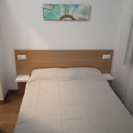 Habitacion Economica Con Bano Privado En Pleno Centro De Figueres Exterior foto